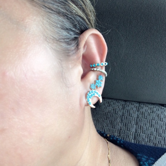 4 Pairs of Moon Design Turquoise Earrings in GOLD Tone - Picture 9 of 14